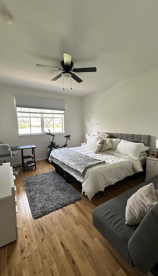 Building Photo - 4965 Leeward Ln