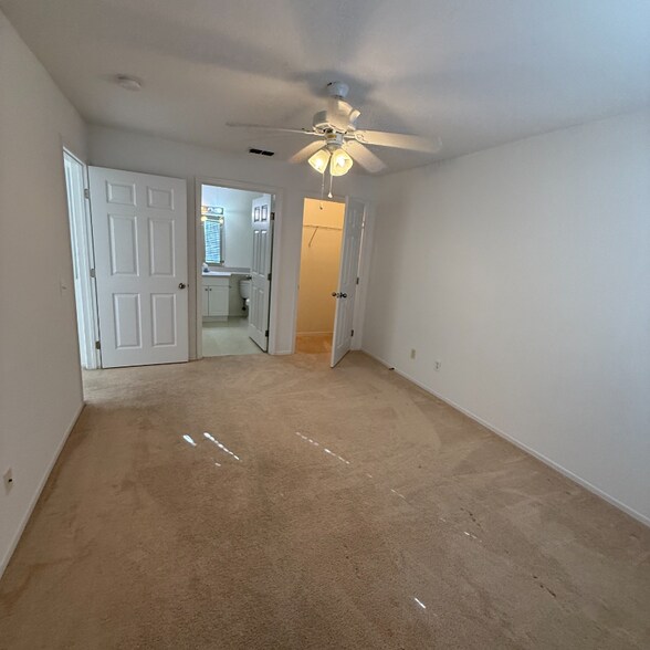 Building Photo - 36027 Deer Creek Dr