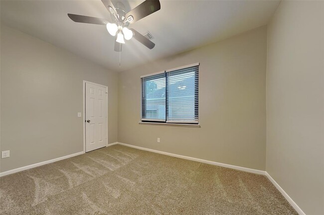 Building Photo - 7102 Blanco Pines Dr