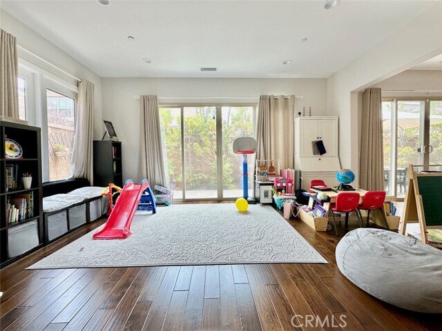 Building Photo - 108 Cordial