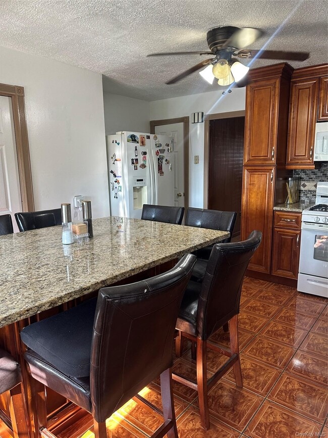 Building Photo - 242 Sommerville Pl