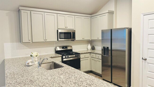 Building Photo - 212 Rollingwood Dr