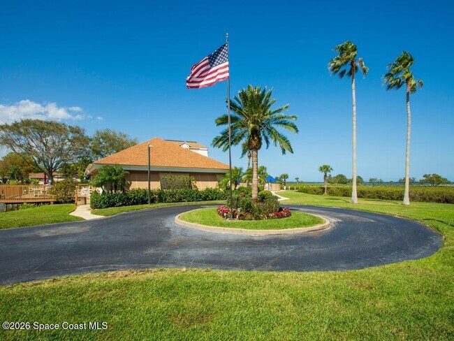 Building Photo - 6240 E Mirror Lake Dr