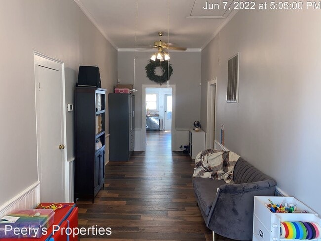 Building Photo - 2 br, 2 bath House - 207 E 3rd Street