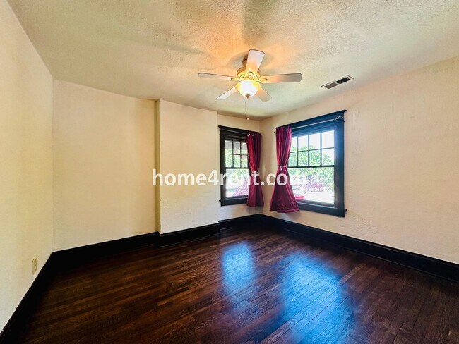 Building Photo - Beautiful, KCMO Home with Historic Charm, Updated Kitchen, Wood Floors and a Fenced Yard!