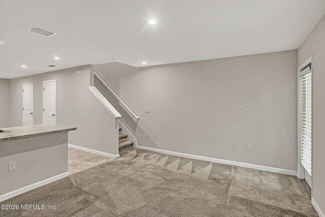 Building Photo - 5958 Creekside Crossing Dr