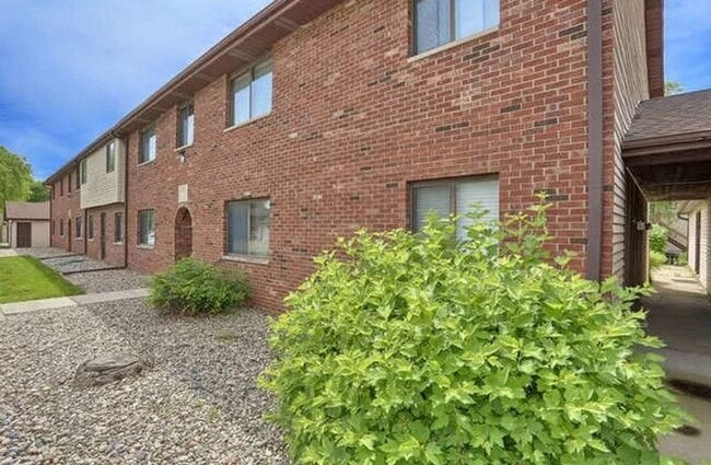 Building Photo - 1303 Brian Pl
