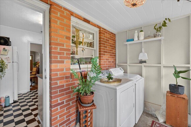 Building Photo - 1454 S Gadsden St