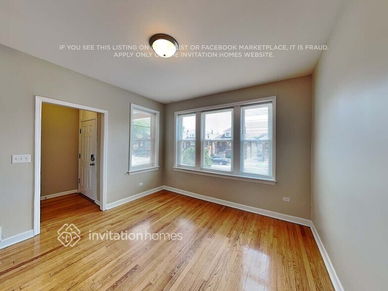 Building Photo - 2428 Ridgeland Ave
