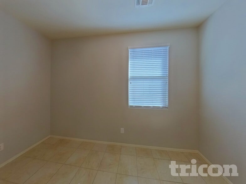 Building Photo - 41038 W Portis Dr