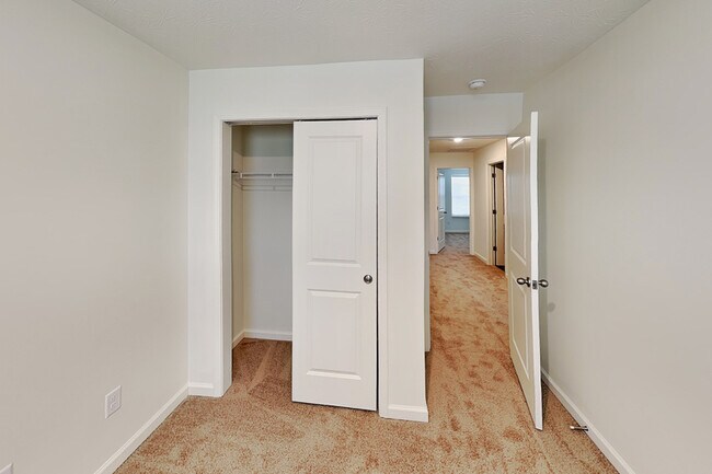 Building Photo - 2835 Strauss Ln