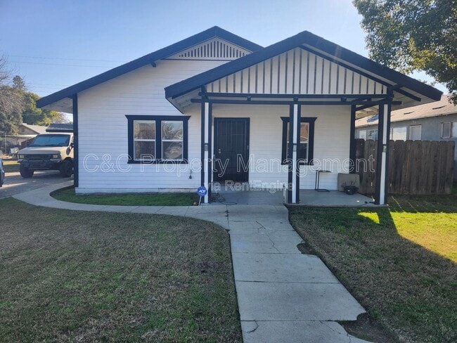 Building Photo - 765 E San Joaquin Ave