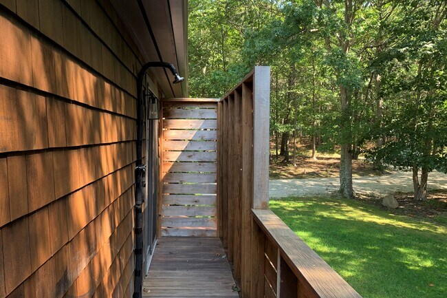 Building Photo - 20 Quarty Ct