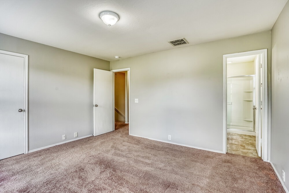 Building Photo - 914 Eagles Glide Dr