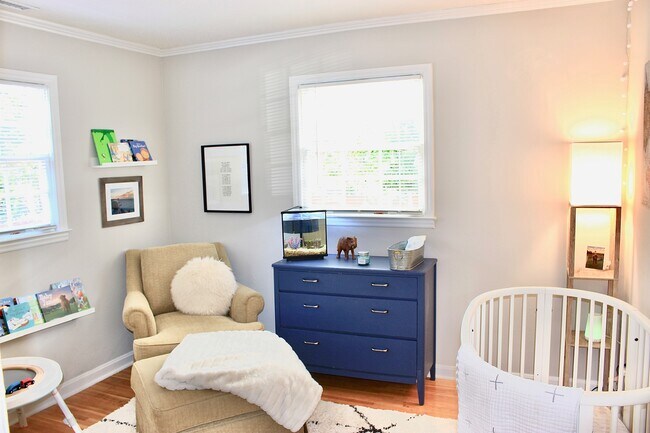 Building Photo - 316 Vinecrest Dr