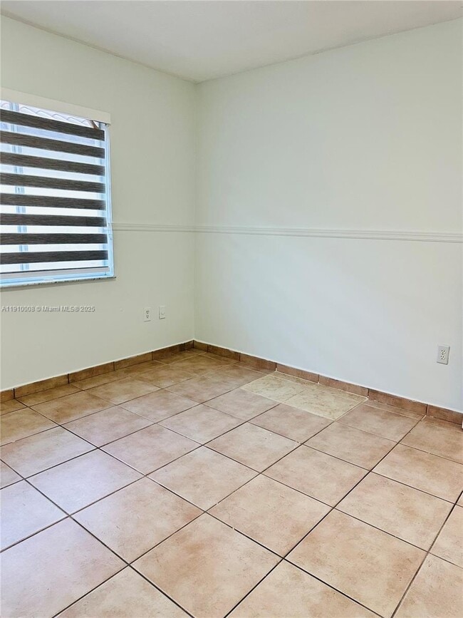 Building Photo - 1101 NW 134th Pl