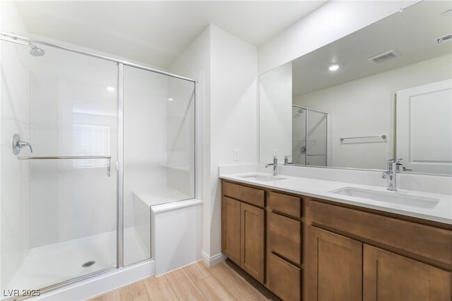 Building Photo - 9237 Soho Sky Ct