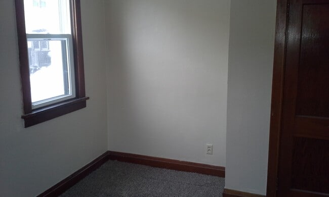 Building Photo - 516 1st St N