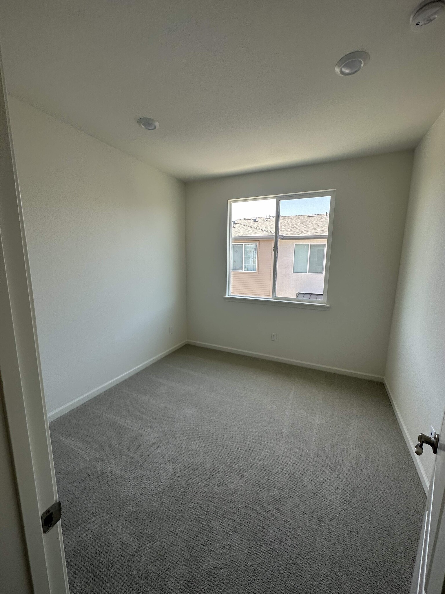 Building Photo - 29800 Mission Blvd