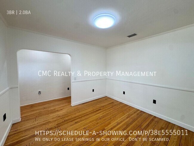 Building Photo - 3822 Rose Ave