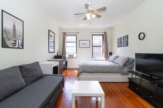 Building Photo - 300 E 82nd St