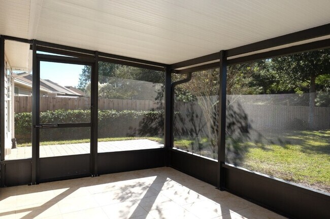 Building Photo - 96679 Commodore Point Dr