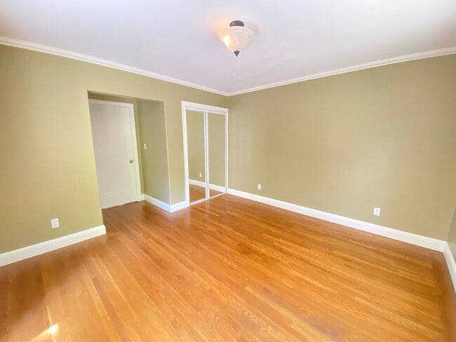 Building Photo - Advent - Four Bedroom Home W/ Incredibly L...