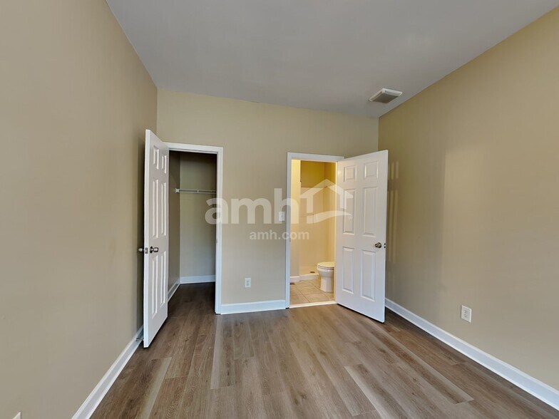 Building Photo - 905 Wonderland Pass