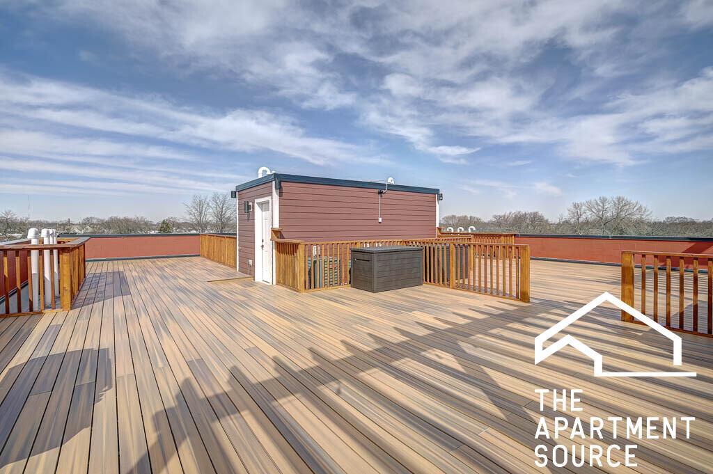 Building Photo - 3329 N Avers Ave