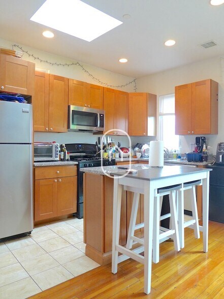 Building Photo - 4 Fisher Ave