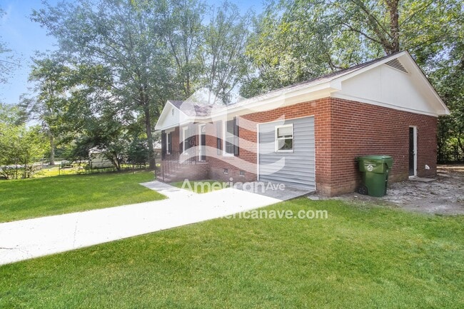 Building Photo - 1605 Edgemore Rd