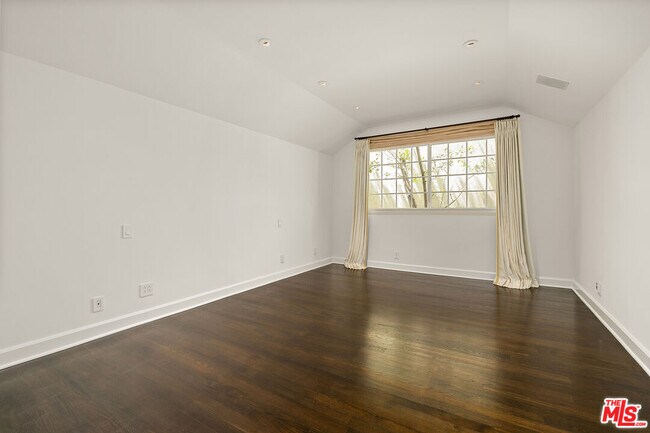 Building Photo - 100 N Wetherly Dr