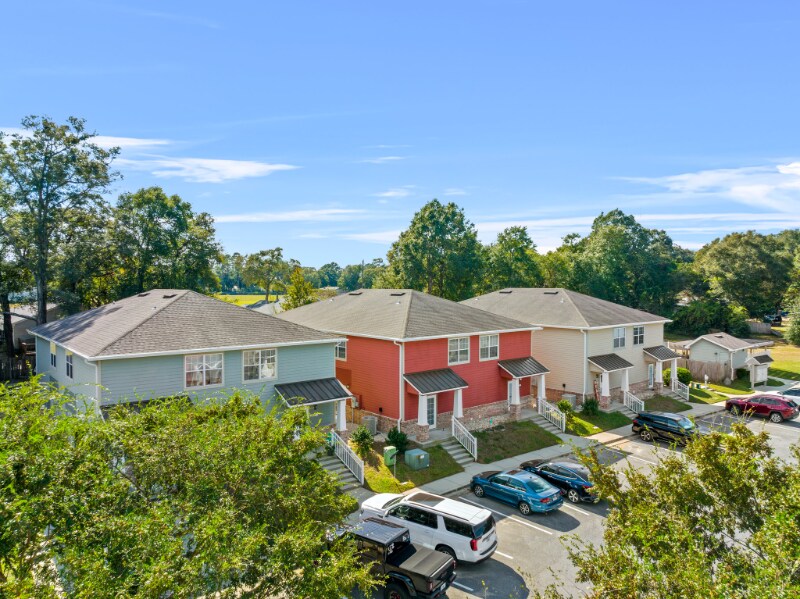 Building Photo - 813 Arbor Lake Dr