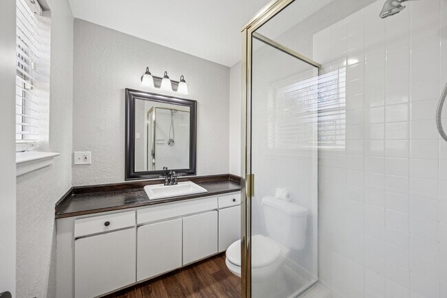 Building Photo - 1807 Highmeadow Cove