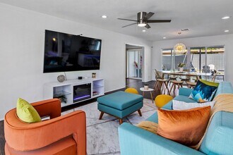 Building Photo - Desert Xscape - Pool, Jacuzzi, and Pet Friendly! (Monthly Only - No Long Term)