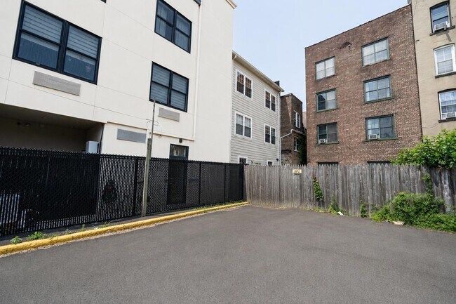 Building Photo - 364 1st St