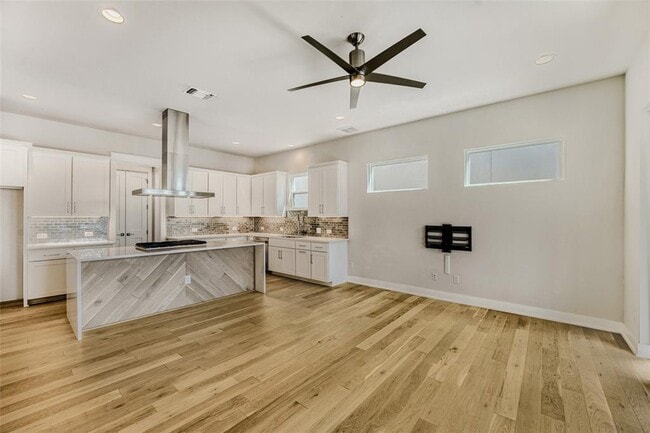 Building Photo - 5002 Pecan Springs Rd