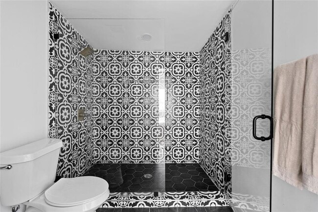 Building Photo - 680 25th Ave S