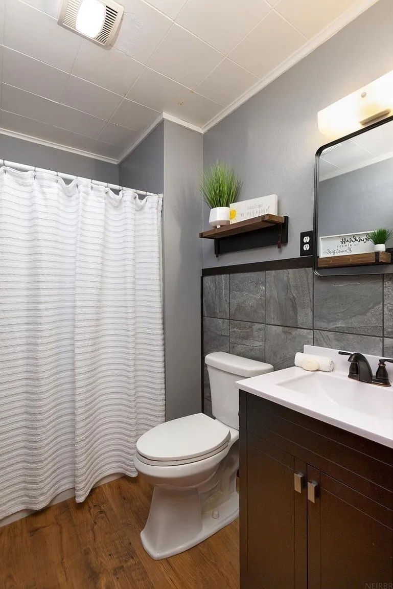 Building Photo - 241 Carrington Ave