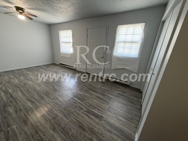 Building Photo - 125-B3 Scott-N