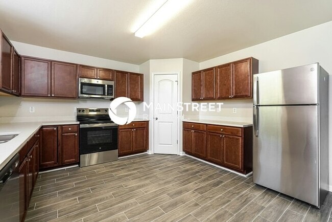 Building Photo - 4 Bedroom Pet-Friendly Home in GREENSBORO,...