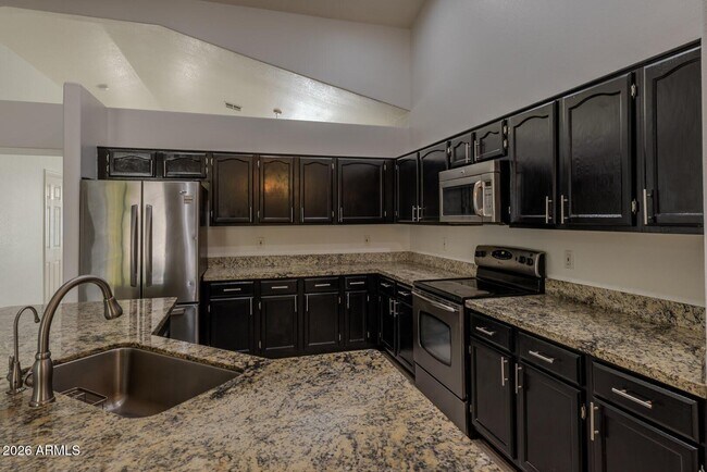 Building Photo - 3125 E Cottonwood Ln