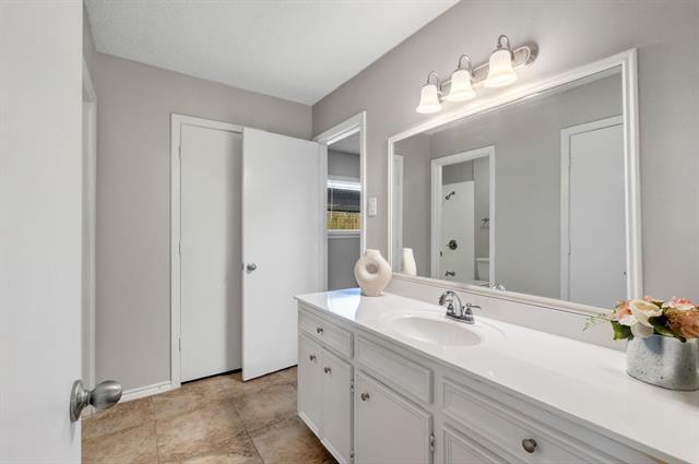 Building Photo - 310 Candlewood Pl