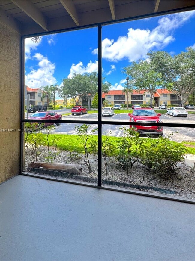Building Photo - 1281 SW 46th Ave