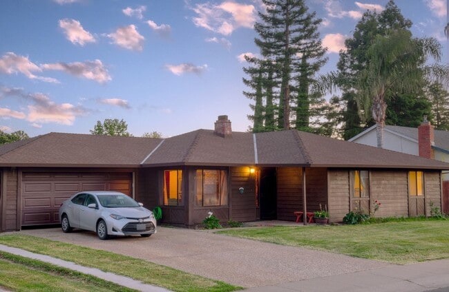 Primary Photo - Coming Available 3 Bedroom