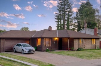 Building Photo - Coming Available 3 Bedroom