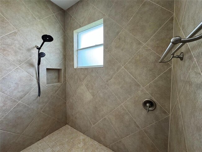 Building Photo - 142 Harrington Ct