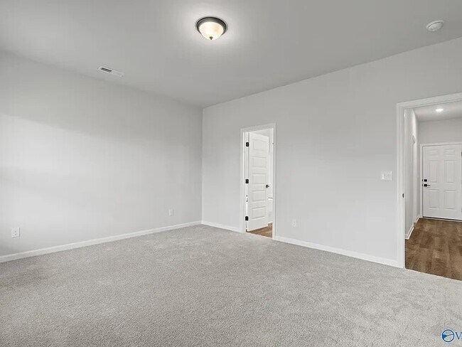 Building Photo - 113 Striker Ln
