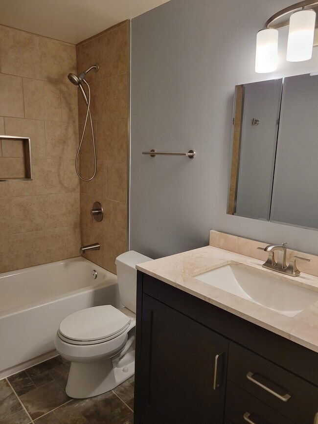 Building Photo - 1107 N Pegram St