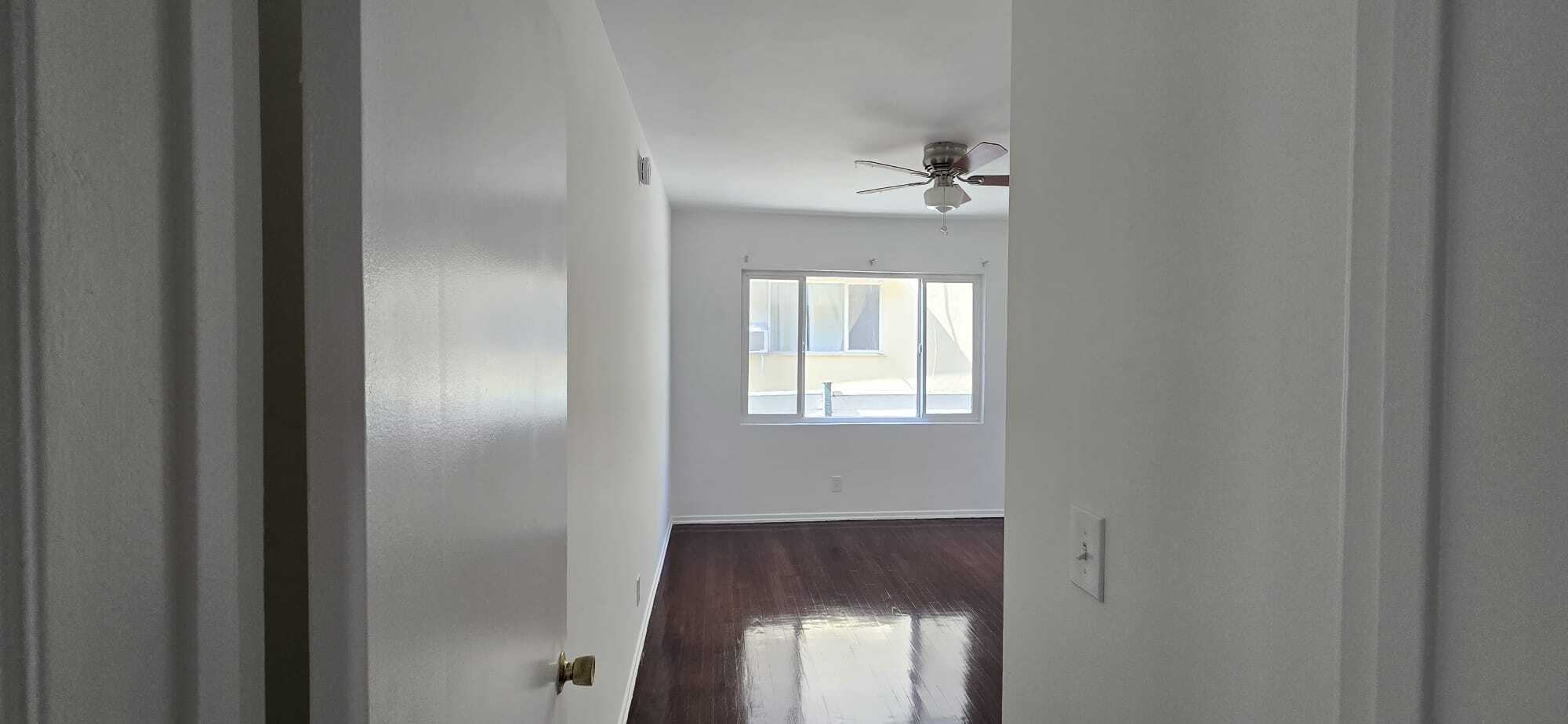 Building Photo - 361 N Hayworth Ave